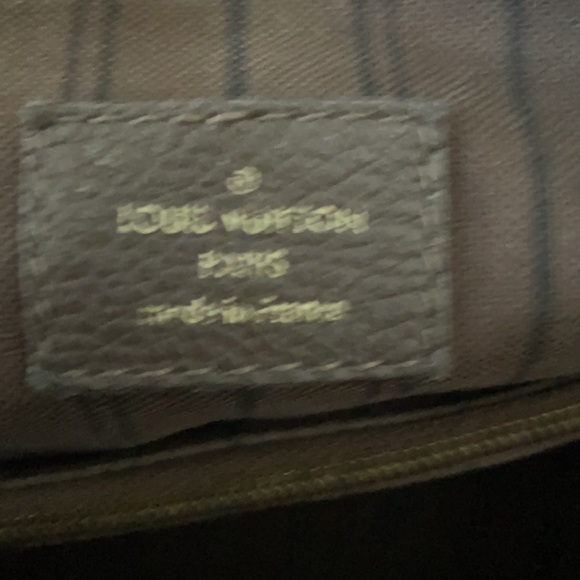 Louis Vuitton
Lumineuse Handbag Monogram Empreinte Leather PM - Picture 11 of 15